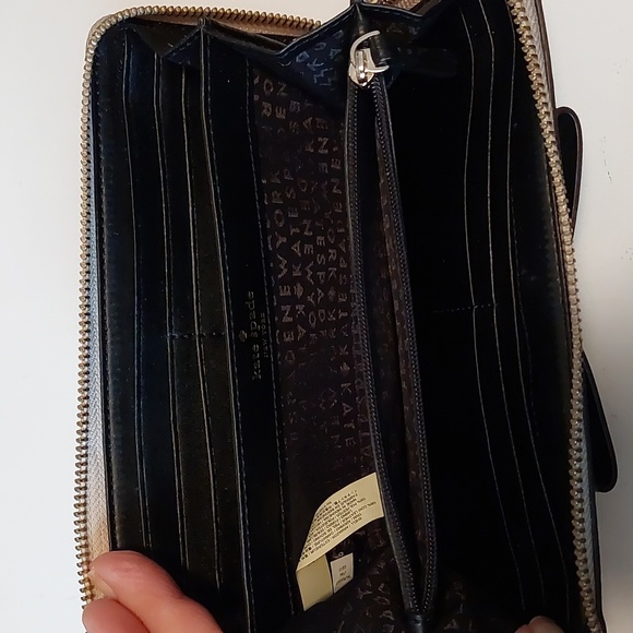 Kate Spade wallet - Picture 5 of 7